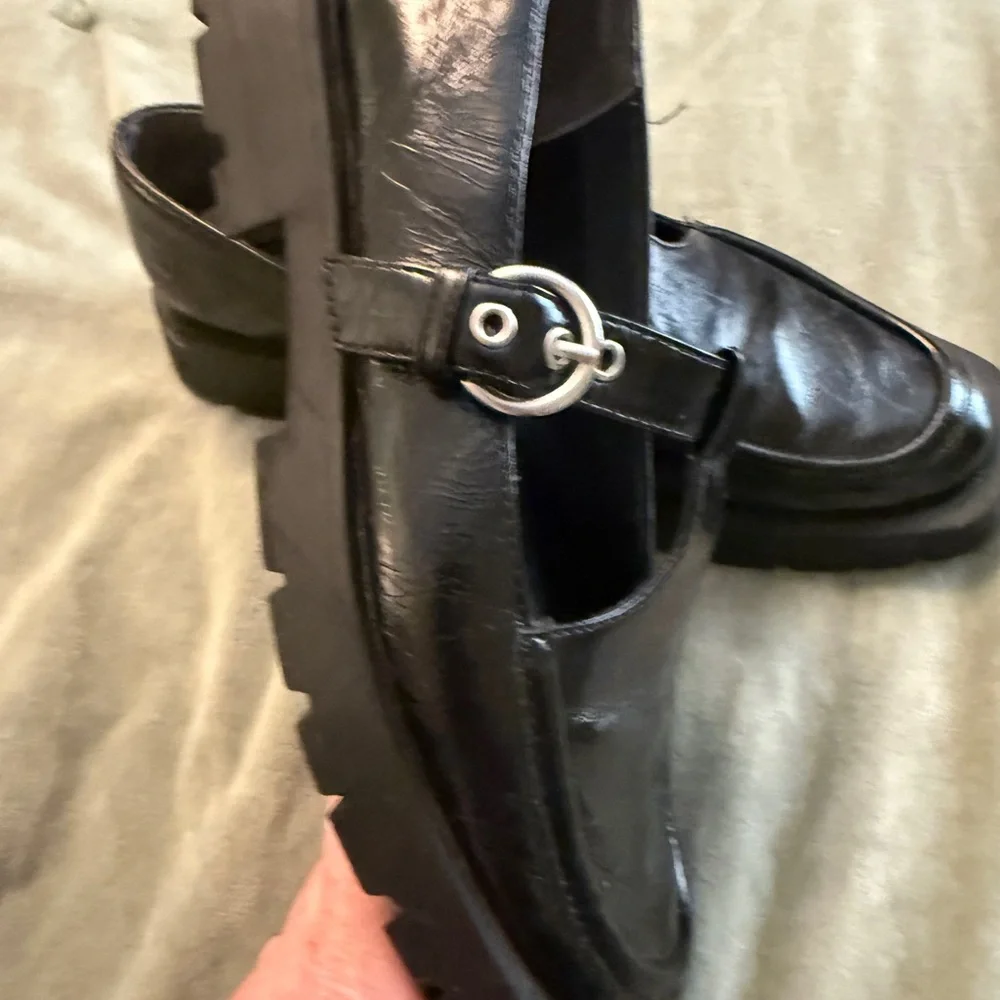 Dolce Vita Black Leather Loafers for women - Picture 2 of 5